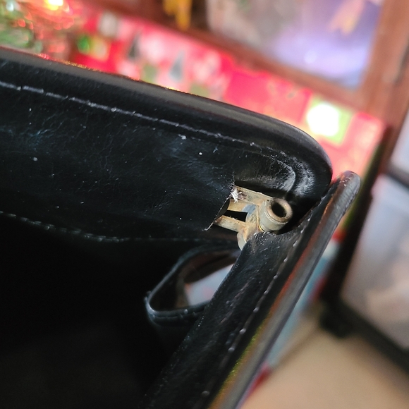 ❤️✨️Vintage Mario Valentino Clutch✨️❤️ - Picture 8 of 10